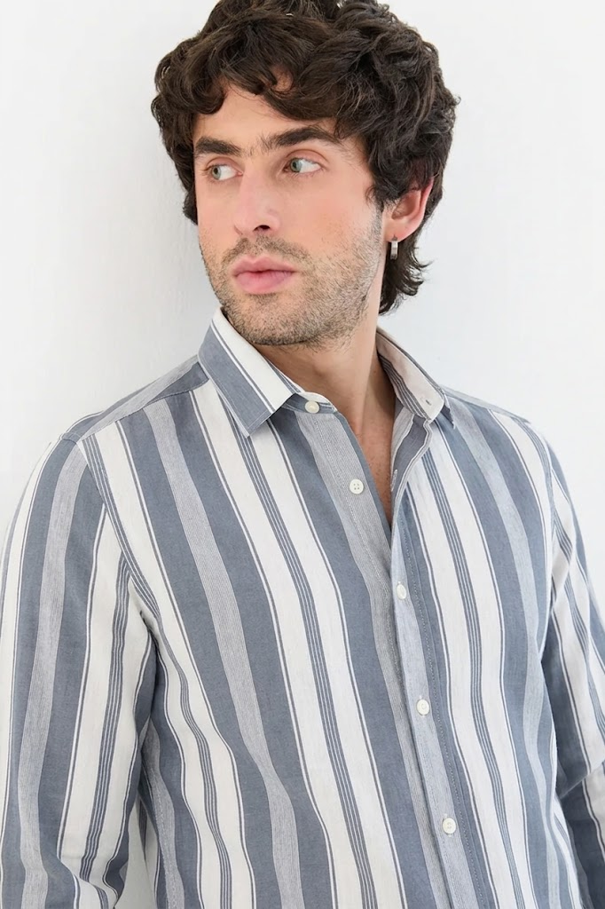 LUXE BLUE WHITE SEERSUCKER GLACÉ MOTIF CONTRAST EMBROIDERED SHIRT